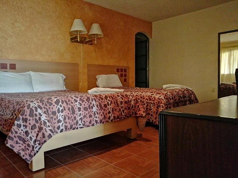 Hotel Real Doxey Tlaxcoapan Extérieur photo